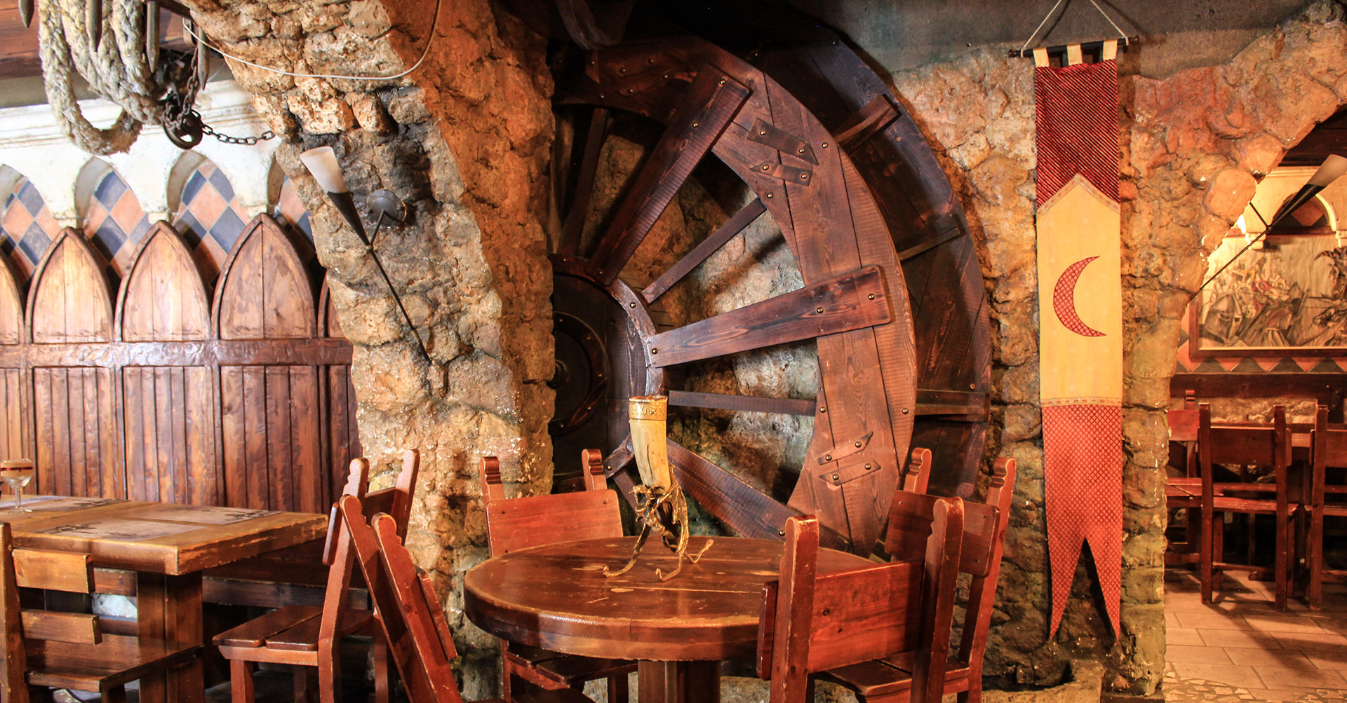 interno ristorante pub medievale